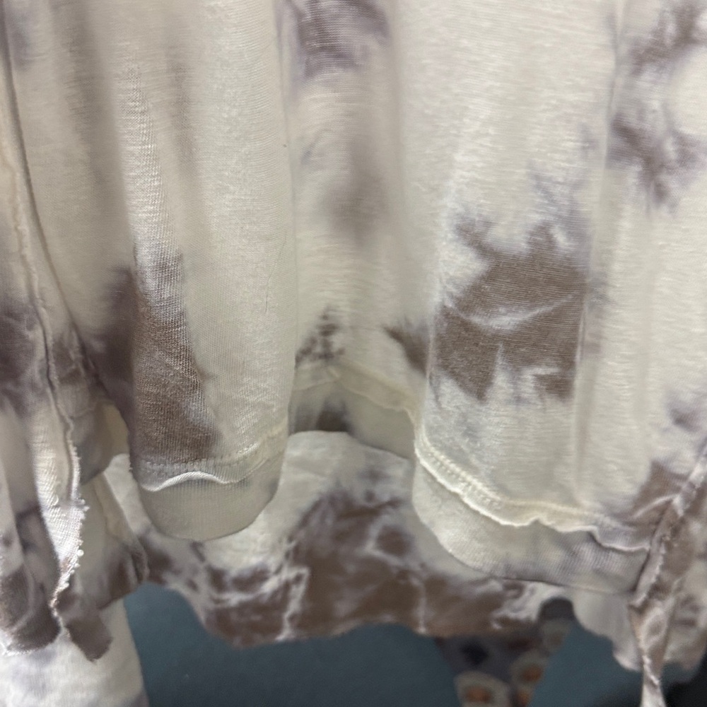 Young Fabulous & Broke Tie-Dye V-Neck Long Sleeve Top - Picture 7 of 8